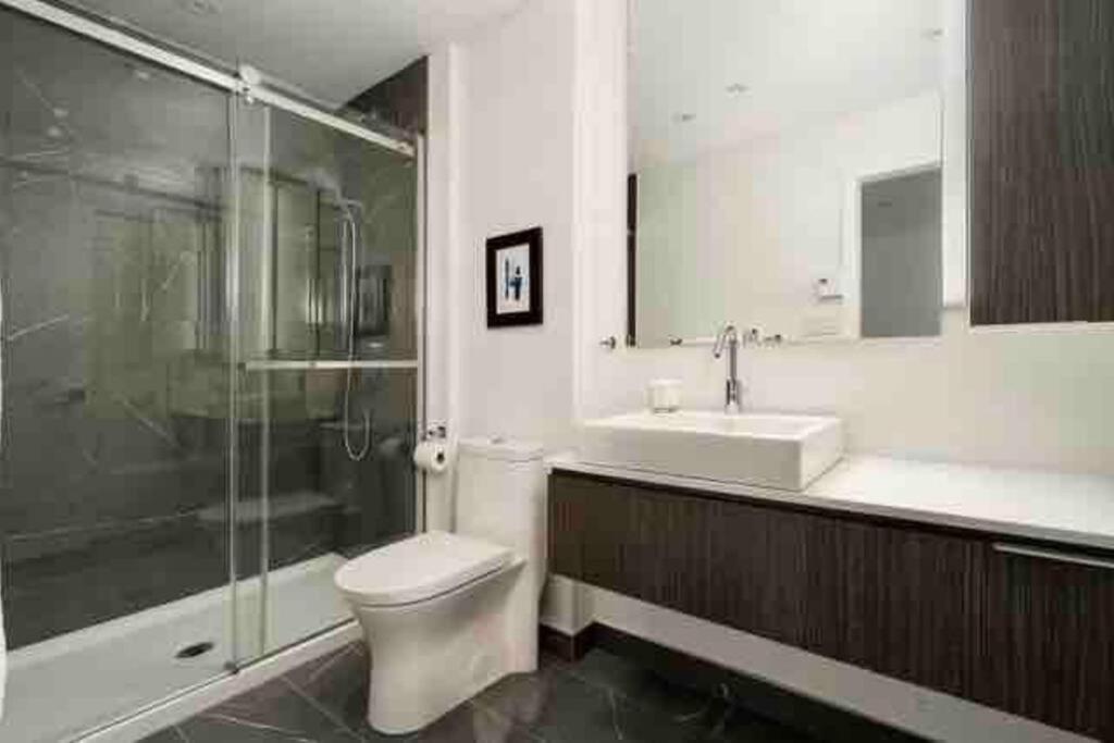 Mind Blowing City View - 2 Beds - Pool & Spa - Downtown Montréal Buitenkant foto
